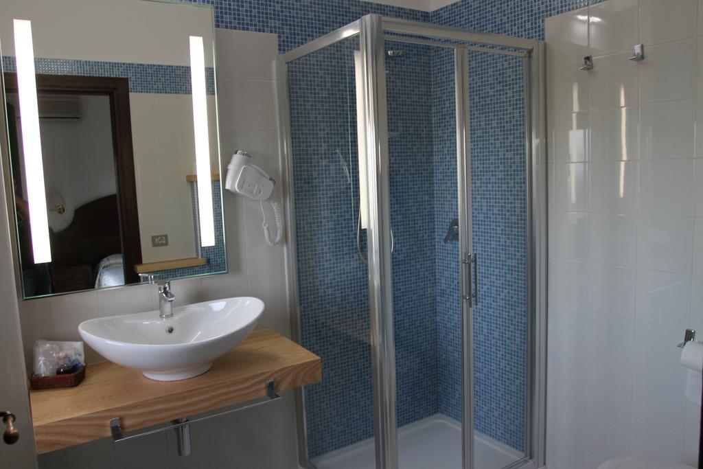 Hotel Mediterraneo Santa Maria Navarrese Rum bild
