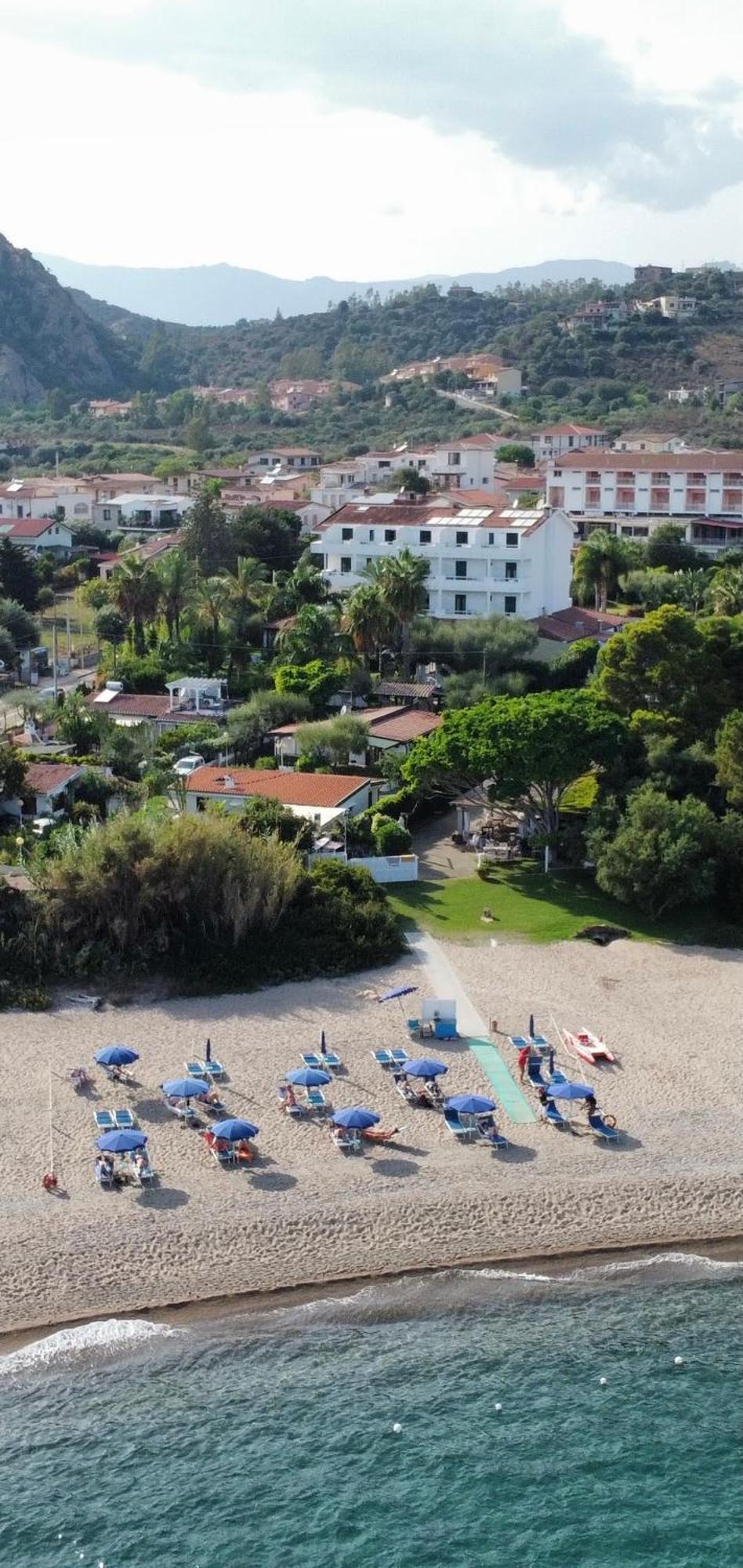 Hotel Mediterraneo Santa Maria Navarrese Exteriör bild