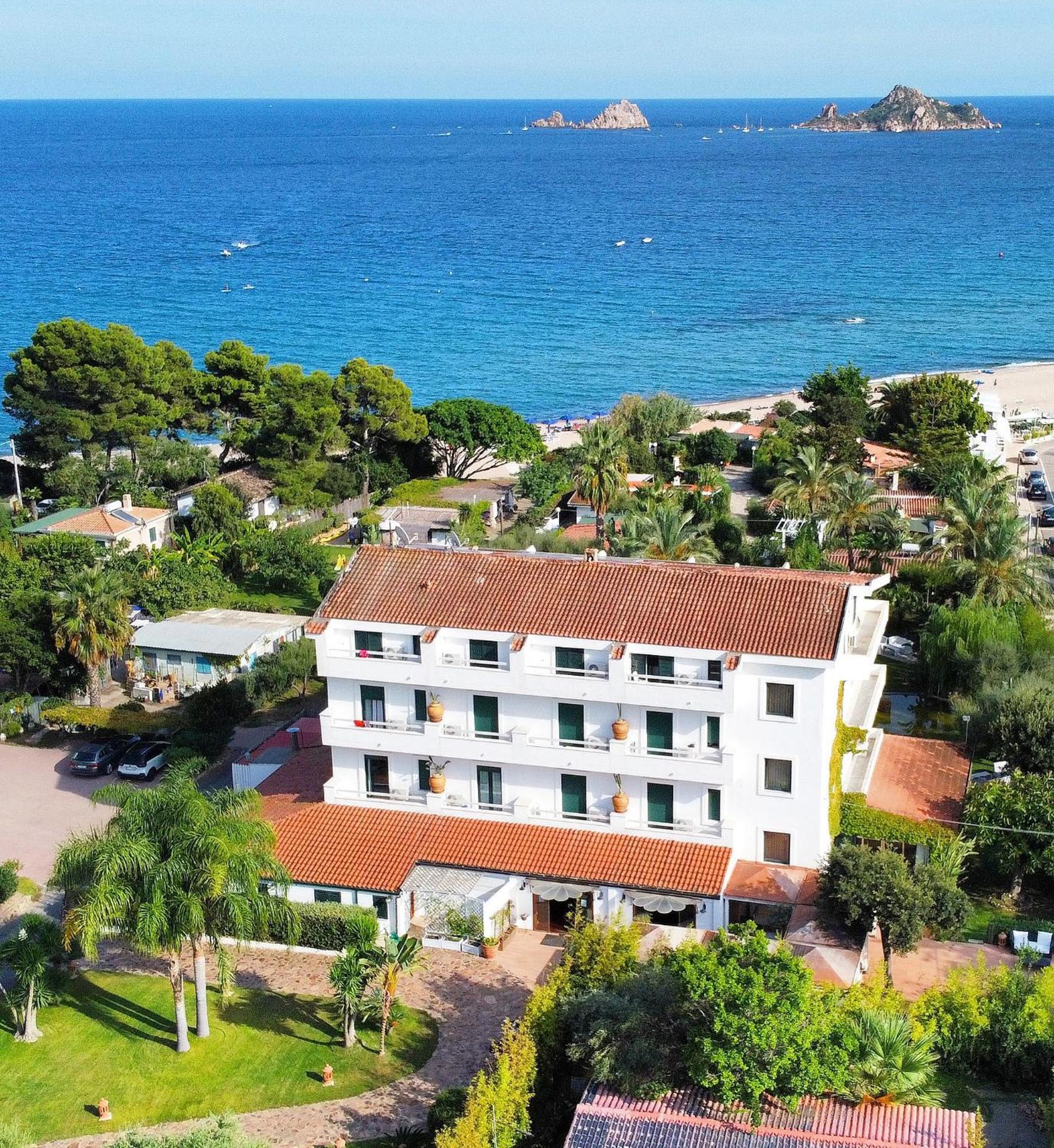 Hotel Mediterraneo Santa Maria Navarrese Exteriör bild