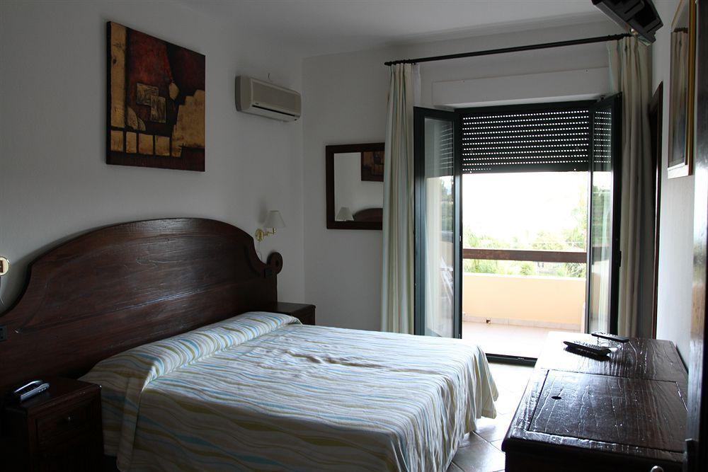 Hotel Mediterraneo Santa Maria Navarrese Exteriör bild