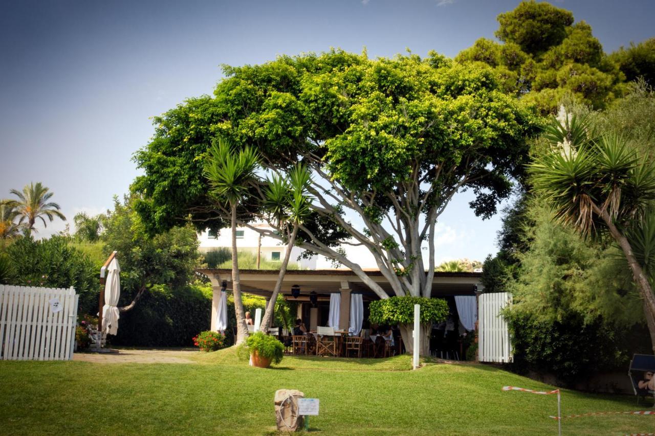 Hotel Mediterraneo Santa Maria Navarrese Exteriör bild